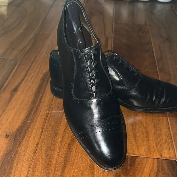 Elegant Black Allen Edmonds Vernon Men's Oxford Shoes - Picture 2 of 8